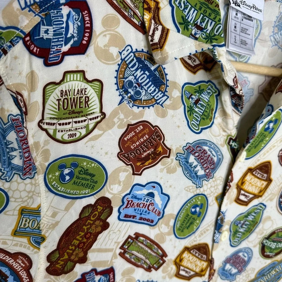 Disney Parks Disney Vacation Club DVC Woven Shirt Allover print - Size Small - Picture 5 of 5
